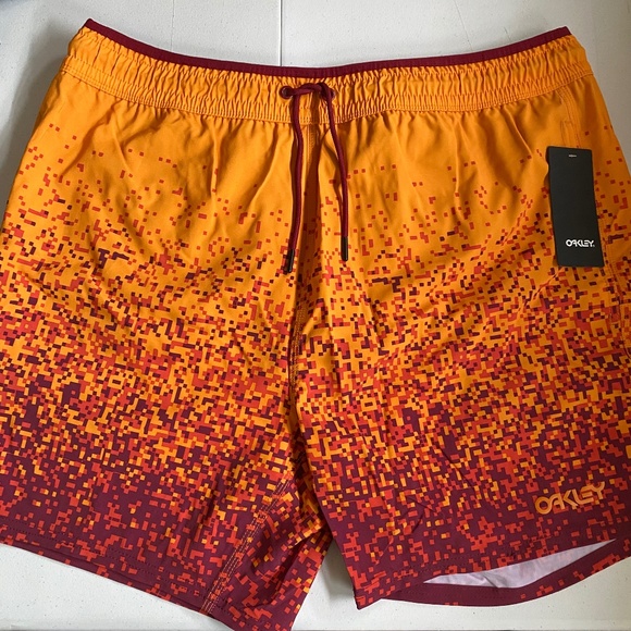 New mens Oakley XL and XXL Beach Pixel shorts - Picture 1 of 6